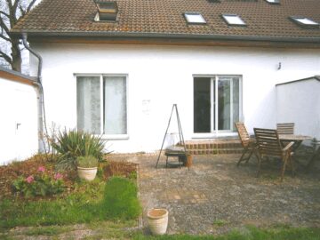METEOR IMMOBILIEN : Attraktive Doppelhaushälfte in idyllisch- dörflicher Lage, 31855 Aerzen, Einfamilienhaus